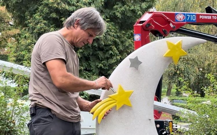 Sterne werden montiert